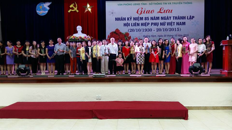 Giao lưu nhân kỷ niệm 85 năm ngày thành lập Hội liên hiệp phụ nữ Việt Nam 20-10.