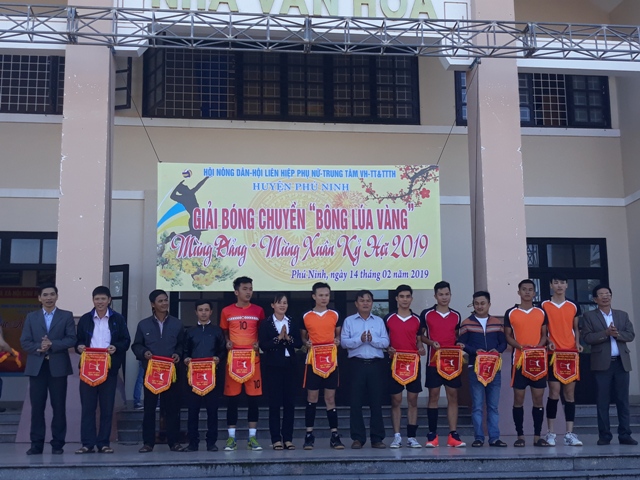Huyện Phú Ninh tổ chức giải bóng chuyền "Bông lúa vàng" đầu xuân