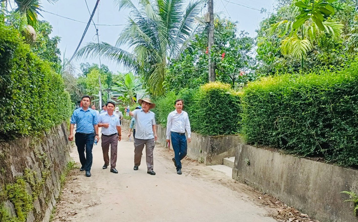 Đồng chí Nguyễn Văn Hòa - Chủ tịch UBND huyện Nông Sơn kiểm tra công tác chuẩn bị tổ chức ngày hội Văn hóa – Du lịch Đại Bình năm 2022