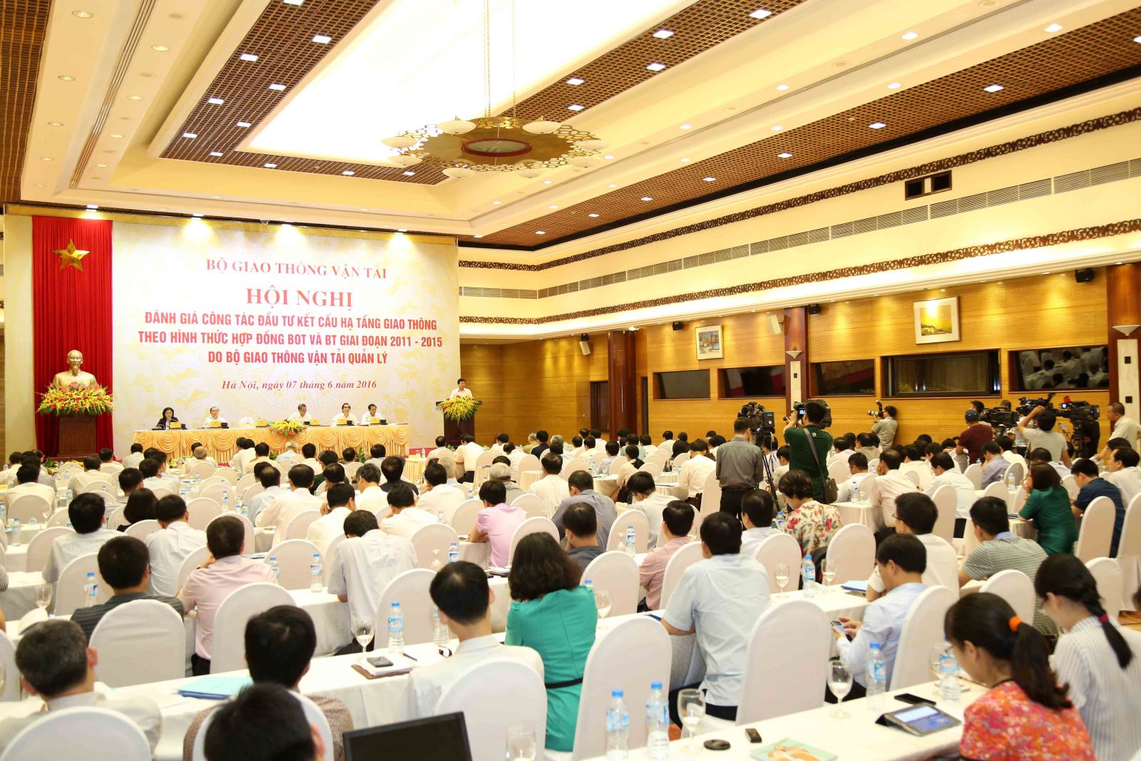 Đánh giá công tác đầu tư kết cấu hạ tầng giao thông theo hình thức hợp đồng BOT và BT giai đoạn 2011-2015
