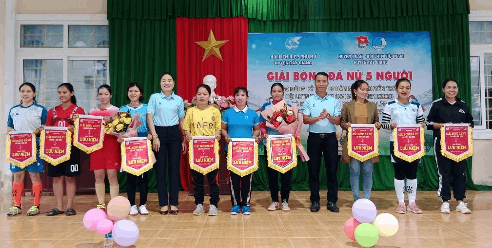 Hội LHPN huyện - Huyện đoàn - Hội LHTN Việt Nam huyện Tây Giang tổ chức giải bóng đá nữ (5 người) lần thứ I, năm 2023