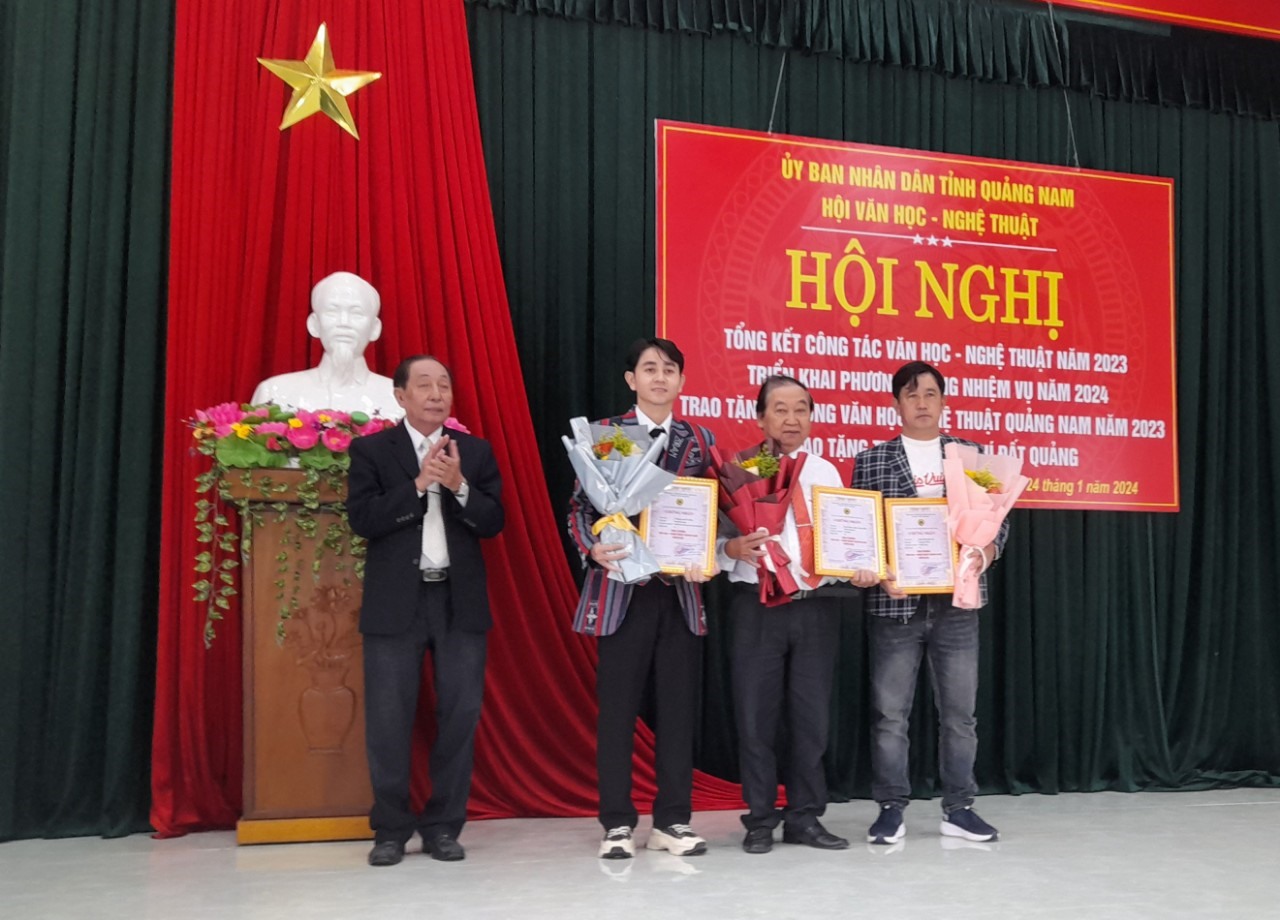 Trao Tặng thưởng Văn học nghệ thuật Quảng Nam năm 2023 cho 21 tác phẩm